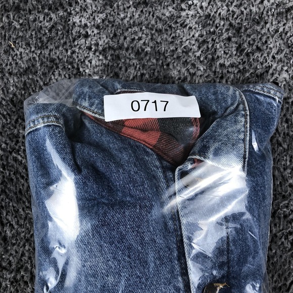 Vintage Levis Jacket Mens Medium Blue Denim Trucker Lined USA 70417-0814 90s - Picture 9 of 9